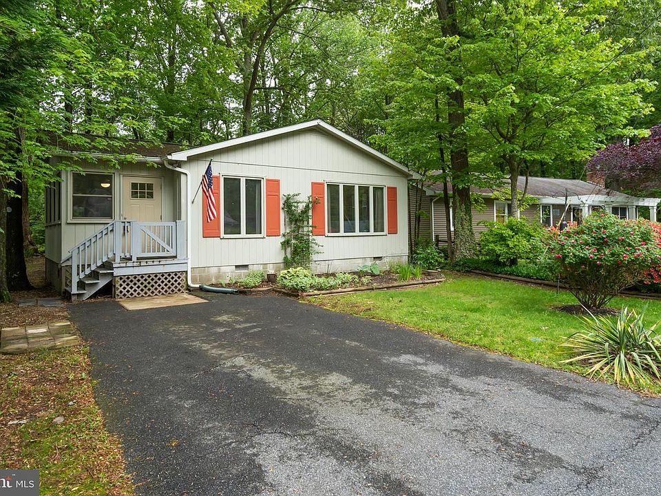 1st image of 33236 Woodland Way