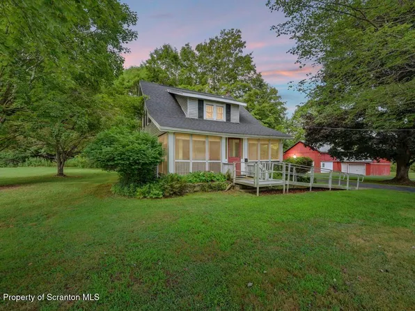 60 W Abington Rd, Dalton, PA 18414