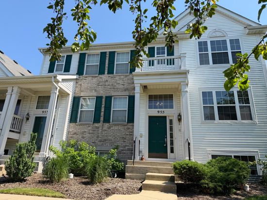 955 Emerald Dr, Hampshire, IL 60140