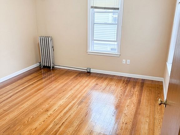 5th image of 219 Brown St Floor 2