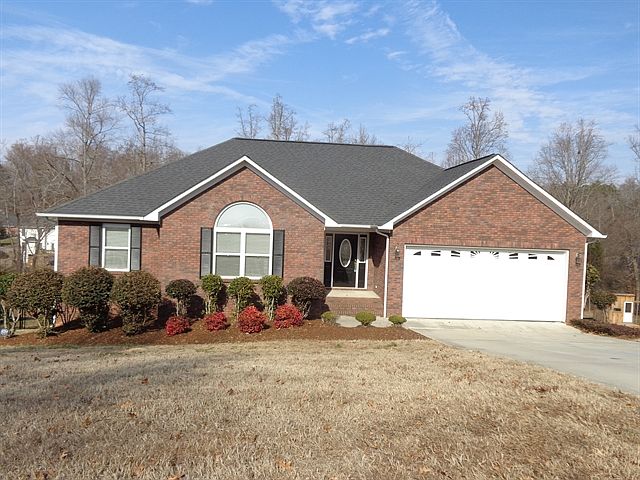1st image of 2418 Emily Dr