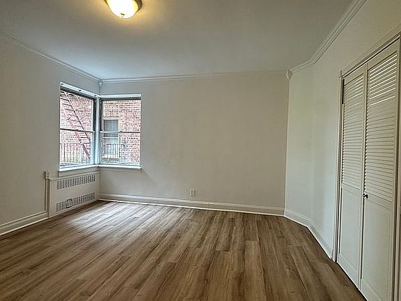 2nd image of 915 E 17th St #312B