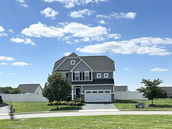 3rd image of 104 Riviera Dr