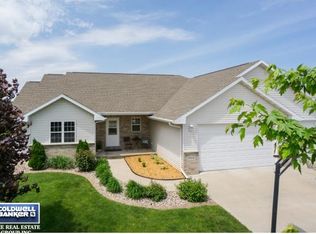 532 Cecelia St, Combined Locks, WI 54113