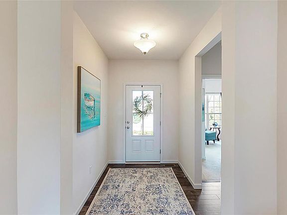 3rd image of 2349 Chemin Ave