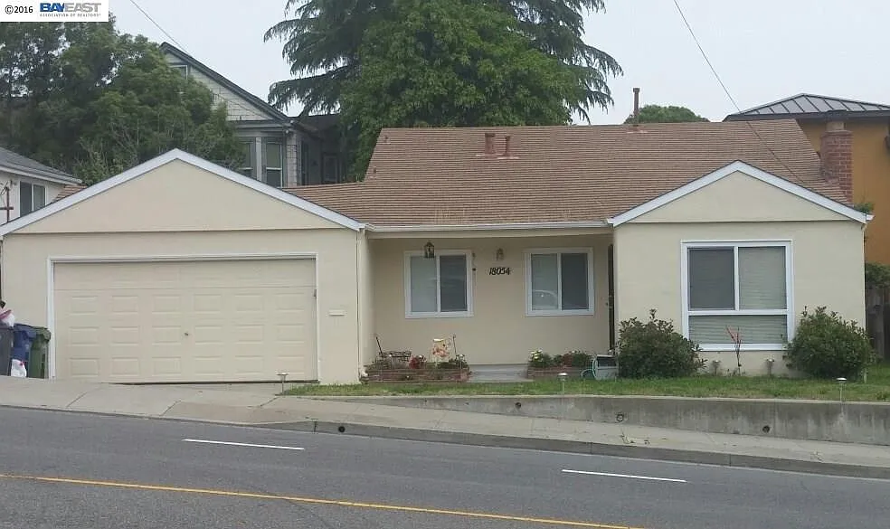 18054 Redwood Rd photo 1