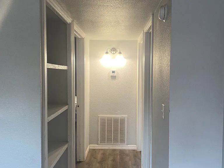 121 Julie Dr — Photo 25