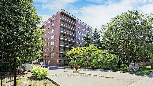 7451 Yonge St Photo 1