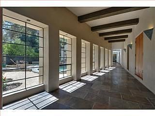 4th image of 890 Menlo Oaks Dr
