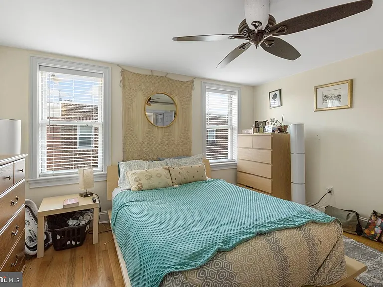 824 N Judson St — Photo 20