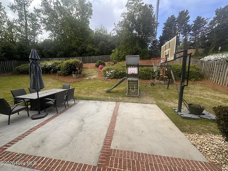 407 Congressional Ct — Photo 4