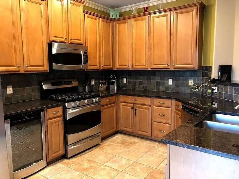 1550 Biltmore Ln — Photo 6