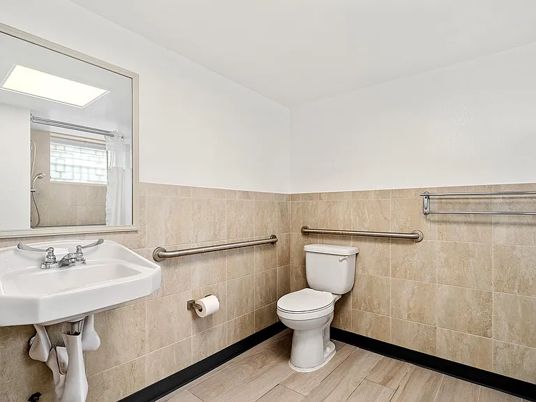 3001 N Federal Hwy #106 — Photo 5