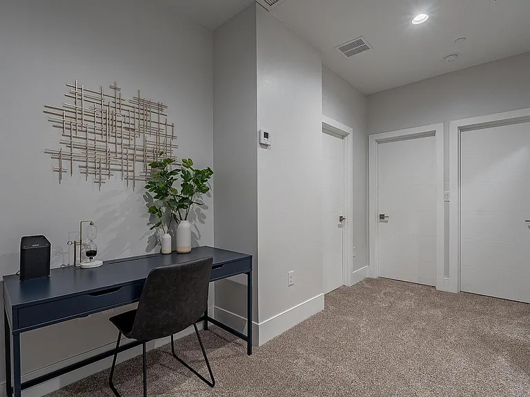 165 E Hearne Way — Photo 19