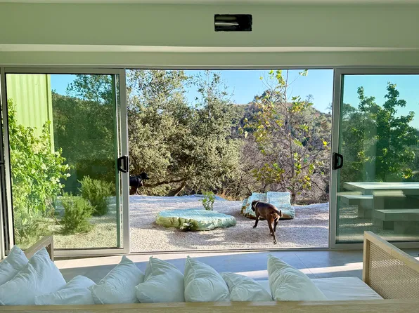 (undisclosed Address), Topanga, CA 90290