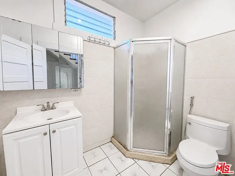 1186 W 37th Dr — Photo 10