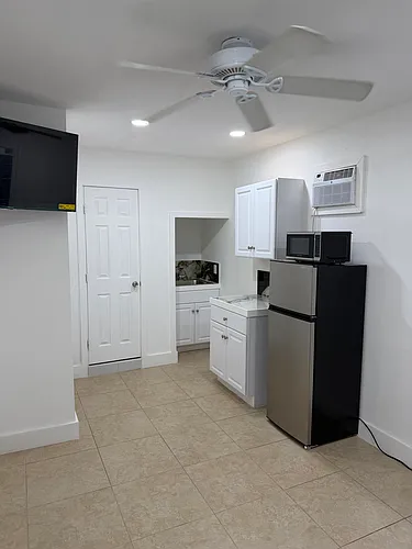 340 Hialeah Dr Photo 1