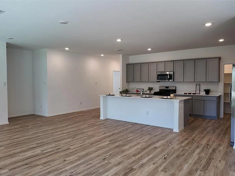 7518 Angels Landing Ln — Photo 7