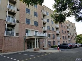 2203 Windsor Park Ct UNIT 203, Englewood, NJ 07631