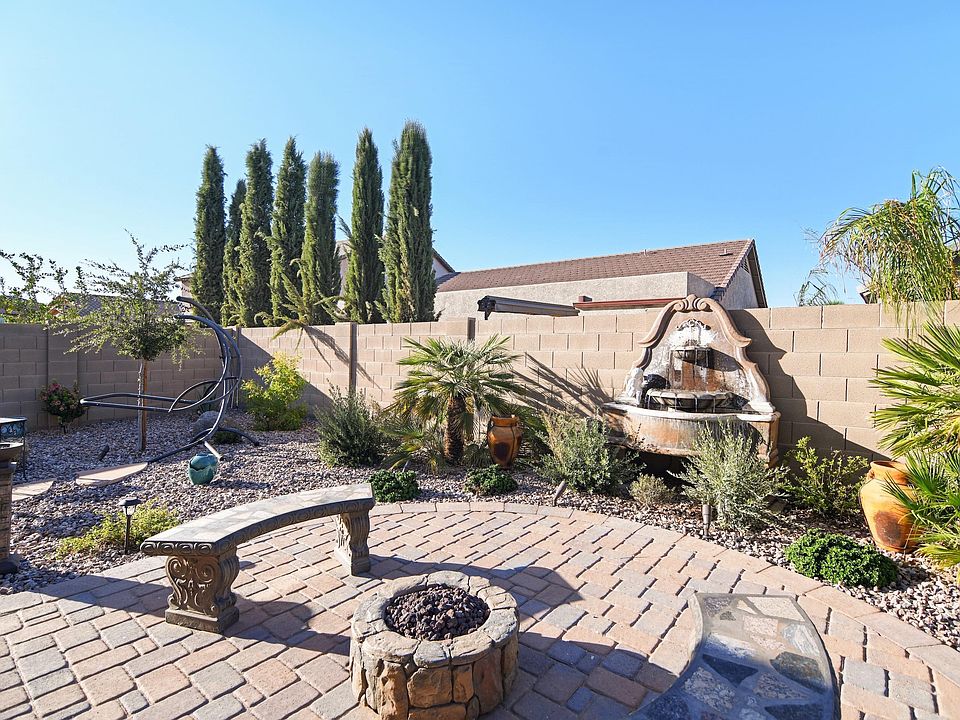 1st image of 880 W Desert Basin Dr