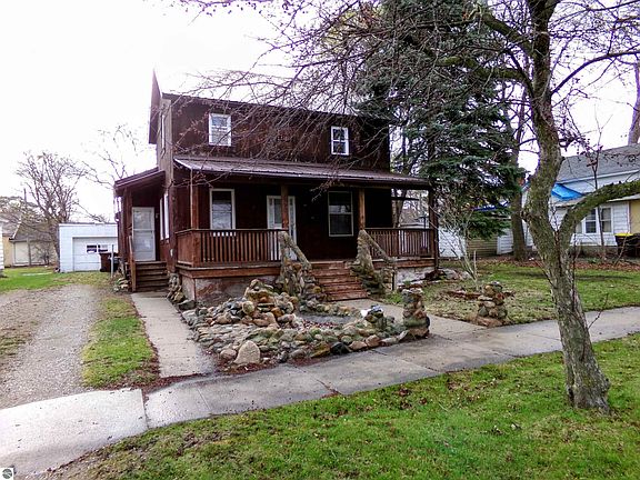 2nd image of 116 N Main St
