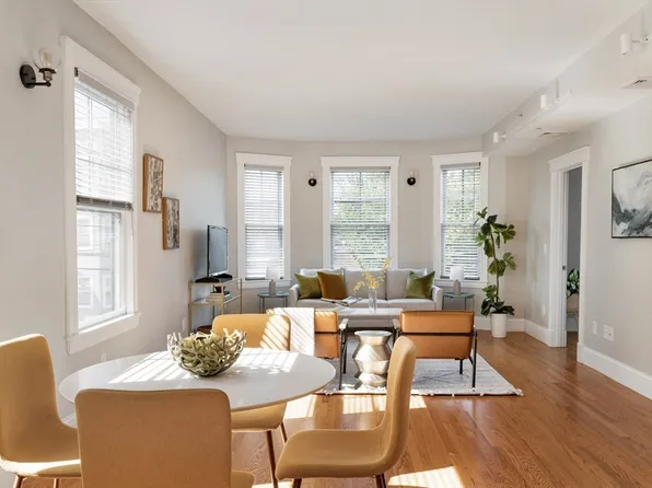 386 Washington St APT 2B, Somerville, MA 02143