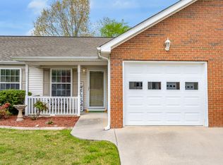 251 Flagstone Dr, Rossville, GA 30741