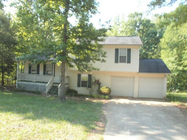 2nd image of 260 River Chase Dr