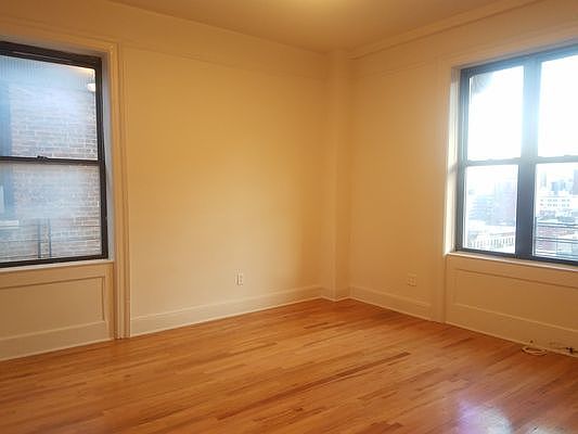 3rd image of 515 Cathedral Pkwy #4IP