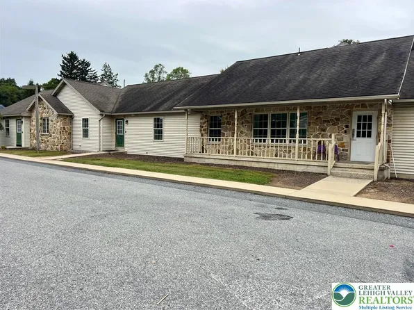 2881 Tycolia Ct, Orefield, PA 18069