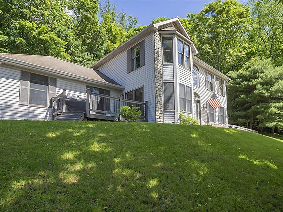 2nd image of 856 Briar Hill Dr