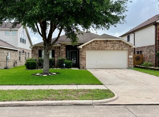 3210 Blue Bonnet Dr, Texas City, TX 77591