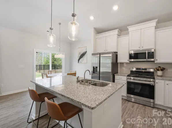 8220 McCormick St, Terrell, NC 28682