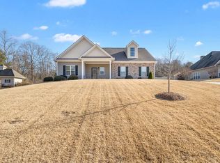 6554 Station Dr, Clermont, GA 30527