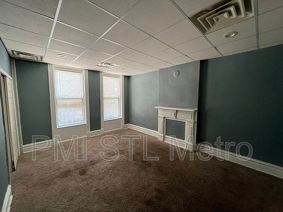 2nd image of 2124A Chippewa St