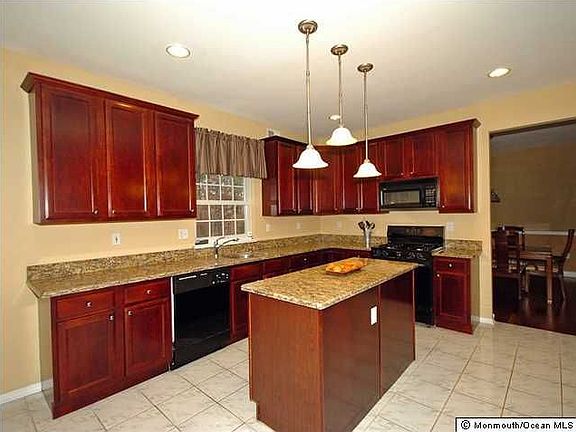 Gorgeous Gourmet Kitchen! 