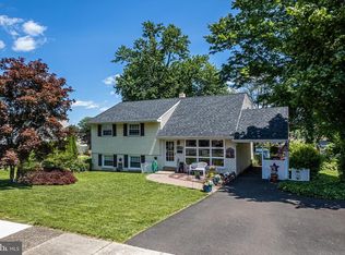 135 Wellington Dr, Warminster, PA 18974