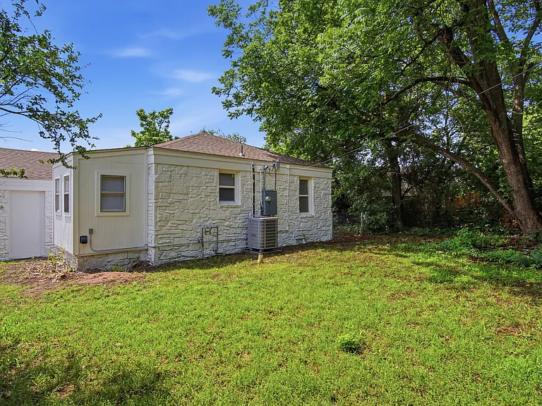 1237 Staton Dr — Photo 28