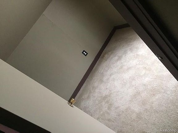 5th image of 203 McGregor St