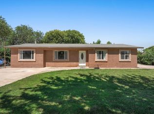5627 Cletsoway Dr SW, Albuquerque, NM 87105