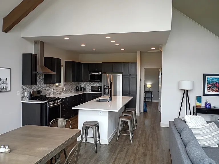 1804 Snow Ridge Dr — Photo 3
