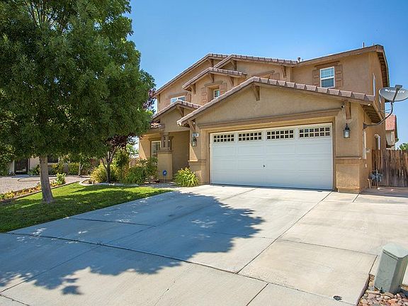 2nd image of 13720 Sahara Ln