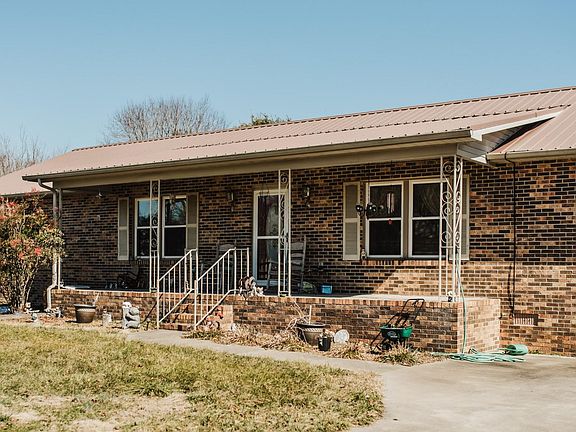 2nd image of 125 Deer Cir