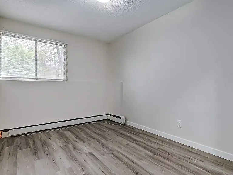 1020 Matheson Dr — Photo 21