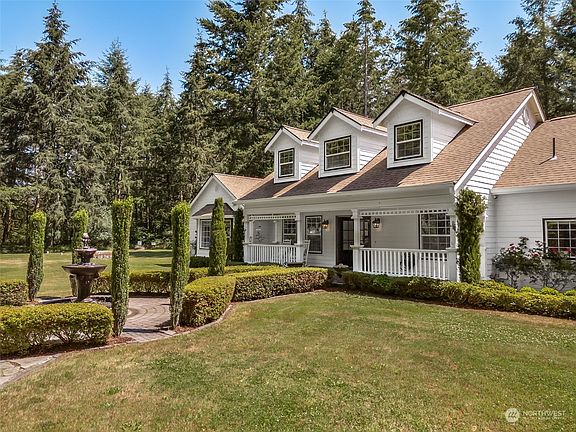 3rd image of 2925 104th Avenue SW