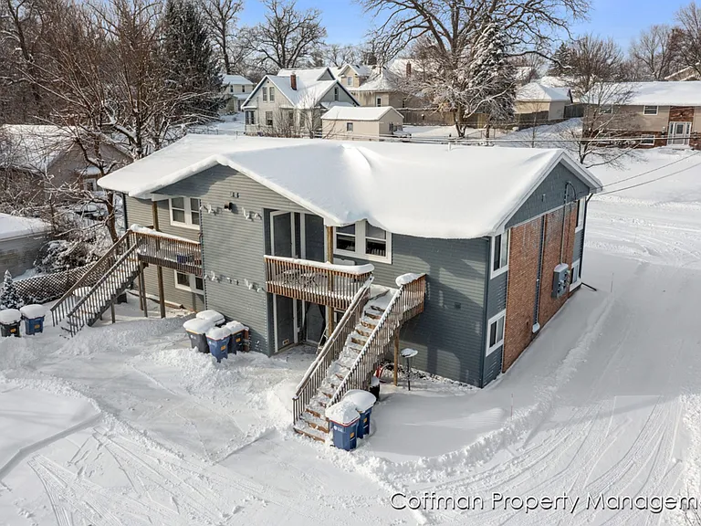 810 Benson Ave NE — Photo 20
