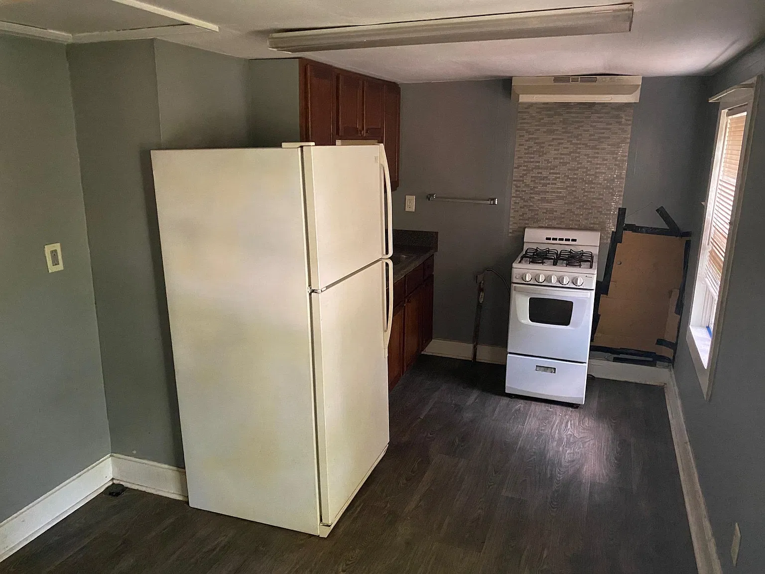 Studio, 400 sqft, $650 — Photo 3