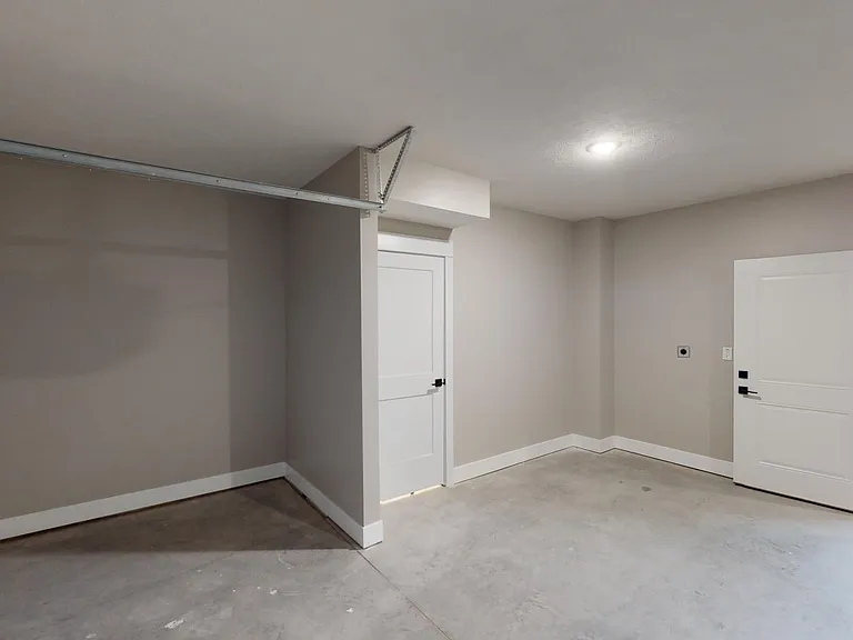 E30 Townhouses E — Photo 16
