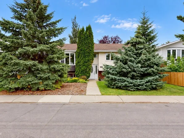 9813 152nd St NW, Edmonton, AB T5P 1X2