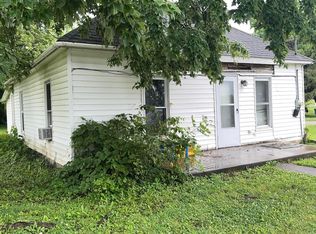 404 E Main St, Buckner, IL 62819